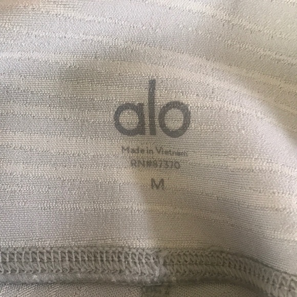 NWOT ALO airbrush leggings ๐ - Picture 4 of 5